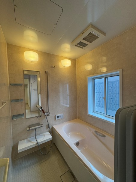 東区東中島3丁目　中古戸建の浴室