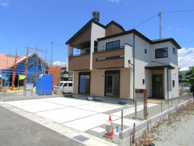 【駐車場】 | ブルーミングガーデン甲府市中小河原町　1号棟 | 駐車スペースもあります