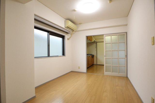 サンヒルズ中町の洋室