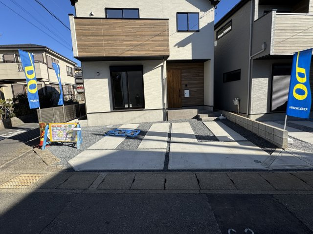 松戸市和名ヶ谷新築戸建【河原塚小学校：7分】の駐車場|1号棟駐車スペース・並列2台駐車可