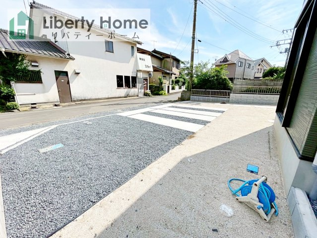 水戸市見川21期　新築戸建　2号棟の駐車場