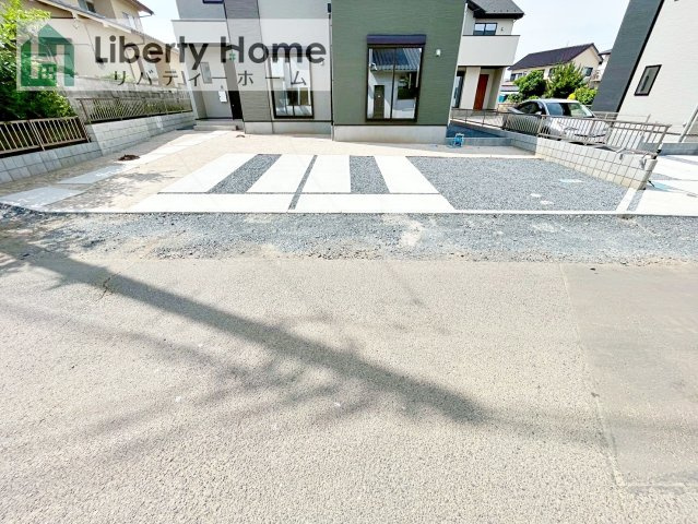 水戸市見川21期　新築戸建　2号棟の駐車場