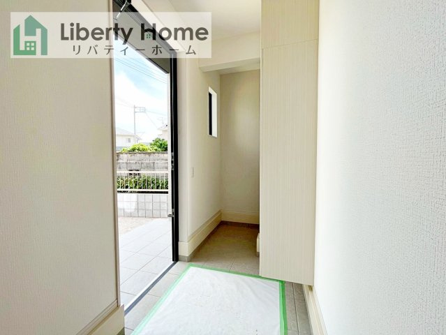 水戸市見川21期　新築戸建　2号棟の玄関