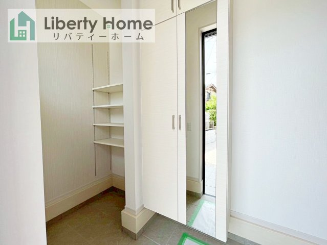 水戸市見川21期　新築戸建　2号棟の玄関