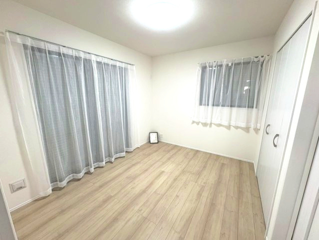 三木市志染町西自由が丘２丁目の洋室