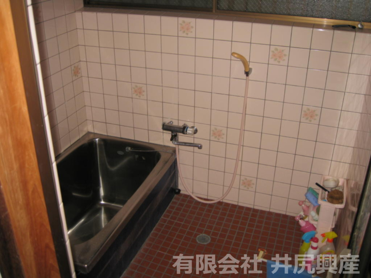 紀の川市長田中 中古戸建の浴室