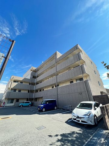 尼崎市若王寺３丁目の賃貸マンションの外観