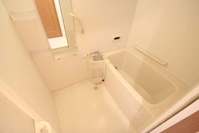 ＣＤ　ｃｒｙｓｔａｌ　Ⅰの浴室|お風呂です