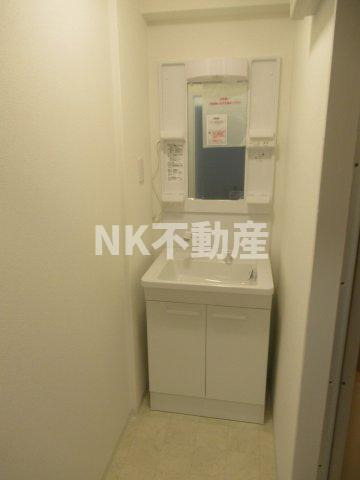 【洗面所】 | 協栄ハイツⅡ(鴻池新田賃貸） | 明るい洗面所です