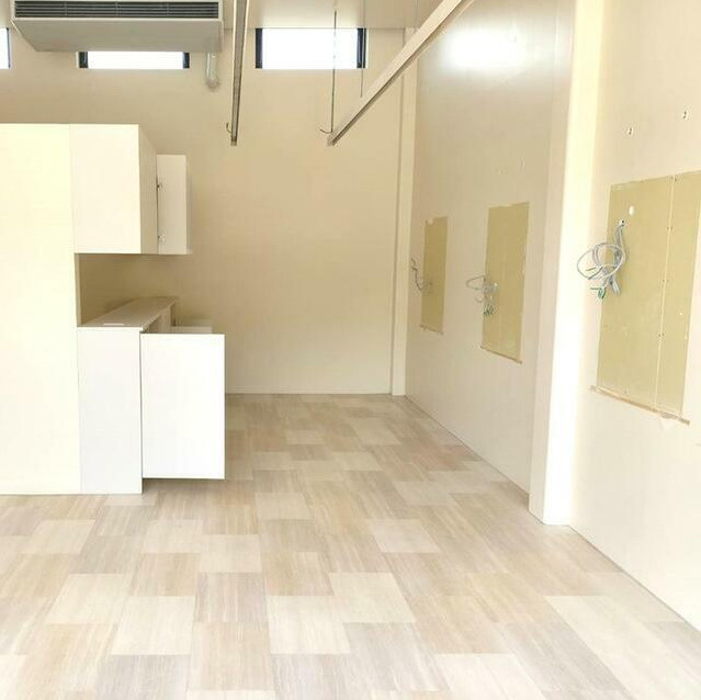 明大寺西郷中　貸店舗の内装