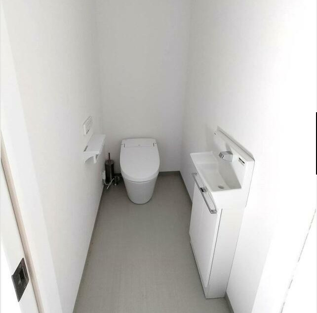 明大寺西郷中　貸店舗のトイレ