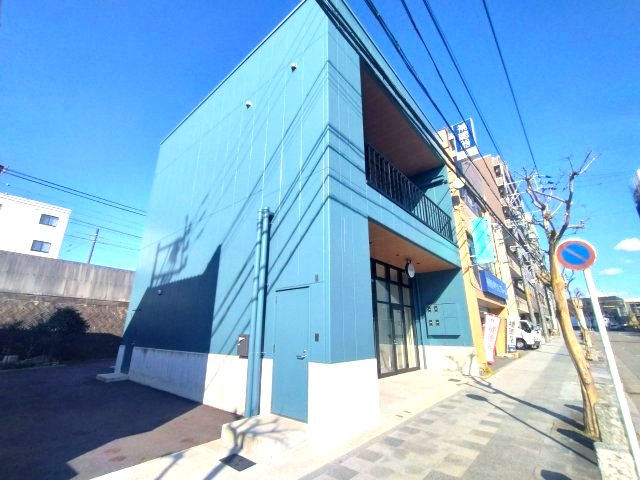 明大寺西郷中　貸店舗の外観