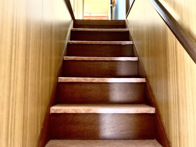売中古戸建　静岡市区羽鳥6丁目のその他|２Fへ続く階段です