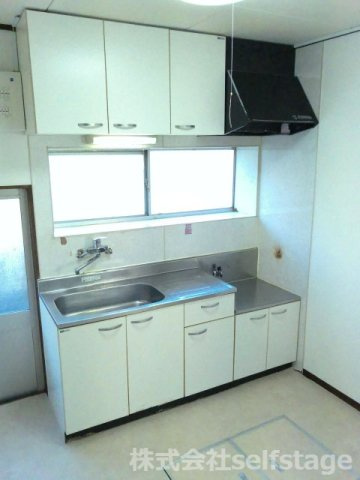 板橋区清水町の一戸建てのキッチン