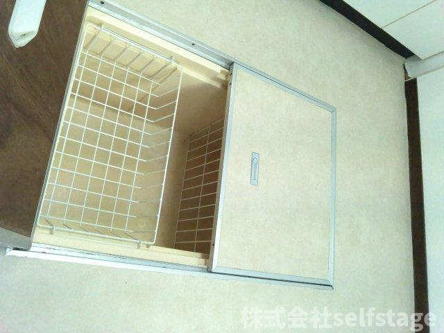 板橋区清水町の一戸建てのキッチン|床下収納あり