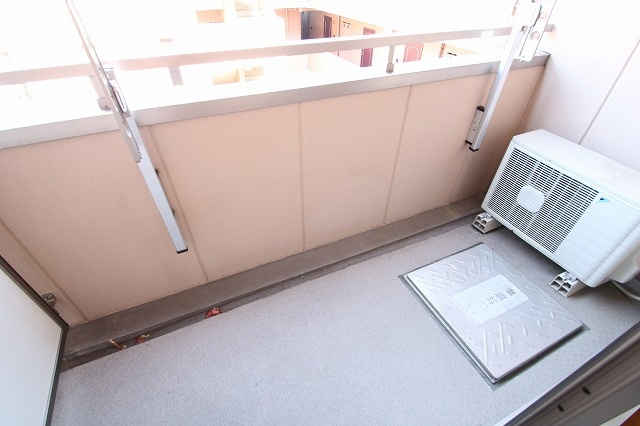 ヴィランス大塚Ⅱのバルコニー|開放的で明るい空間を演出してくれるバルコニーです