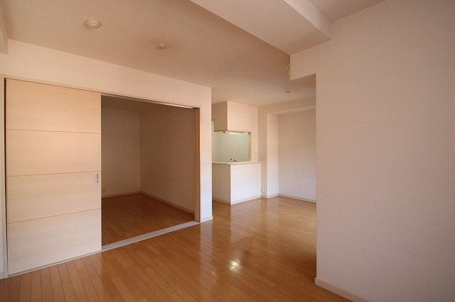 ヴィランス大塚Ⅱの居間・リビング|ゆったりとしたリビングです