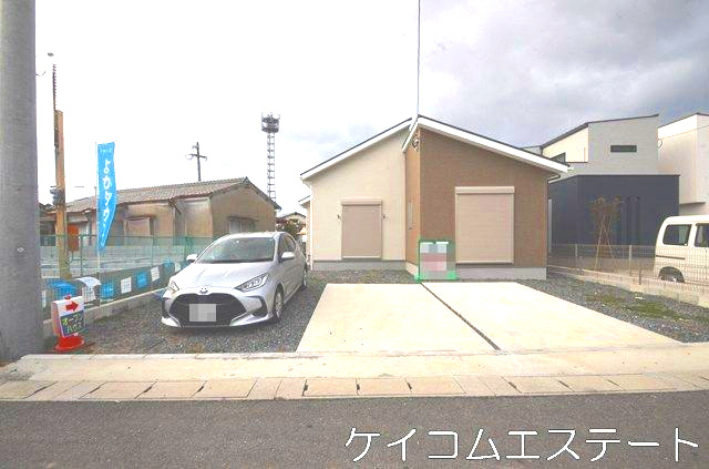 新築住宅　中間市中間3丁目の外観|車4台駐車できます。