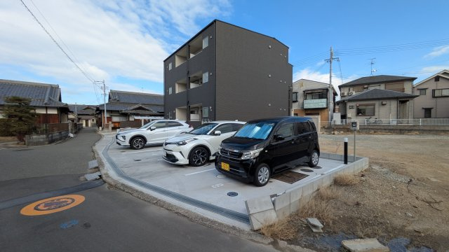 【駐車場】