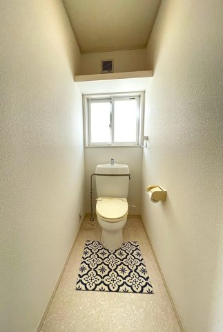 安城市古井町中本神　中古戸建のトイレ|ゆったりとした空間のトイレです