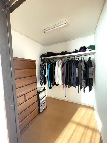 安城市古井町中本神　中古戸建の収納