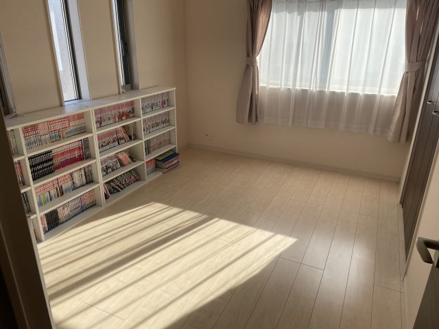 愛知県半田市庚申町２丁目 中古戸建の洋室|個人の部屋や寝室として使える洋室です