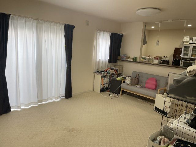 愛知県半田市庚申町２丁目 中古戸建の居間・リビング|居間です