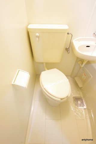 エスリード塚本第2　仲介手数料無料のトイレ