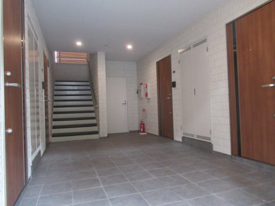 【エントランス】 | Nina-Nina（河内小阪賃貸） | ゆとりのあるエントランスです