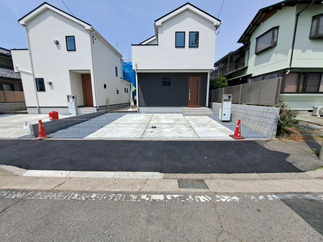 新築　前橋市南町二丁目24-1期　LINAGE　2号棟の駐車場|現地写真　駐車スペースは建物東側に並列3台分可能です！
