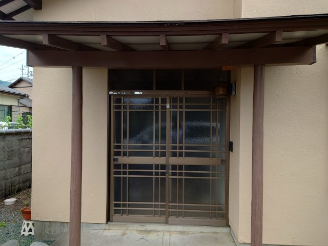 売中古建　焼津市大村三丁目の玄関|採光を考え、いつも気持ちよくご家族を迎えられる玄関です！