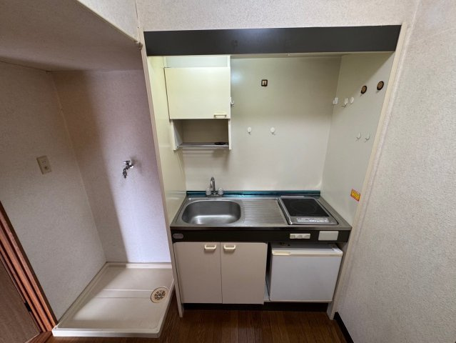 バイエス・サラクボのキッチン|コンパクトなキッチンで掃除もラクラク