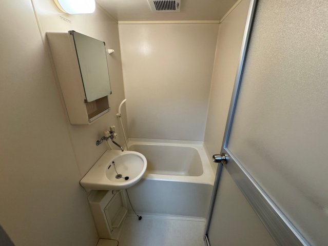 バイエス・サラクボの浴室|落ち着いた空間のお風呂です