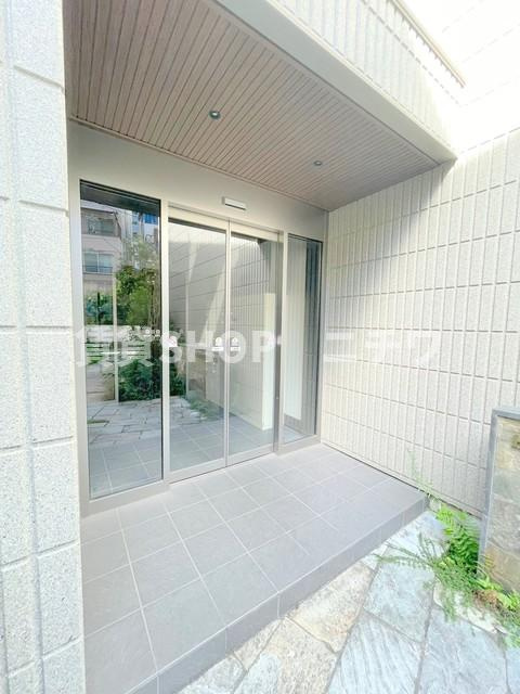 HEBEL MAISON　四谷のエントランス