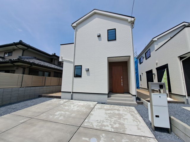 新築　前橋市南町二丁目24-1期　LINAGE　4号棟の外観|現地写真　2025年5月完成予定！類似物件のご内覧等、お気軽にお問合せください♪　
