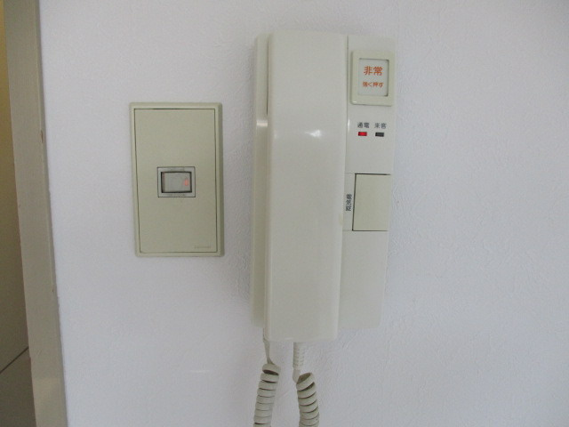 インターホンがあるので来客時も安心です