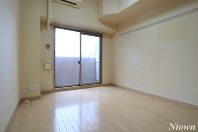 【居間・リビング】 | プレサンス新栄デコール | ゆったりとしたリビングです