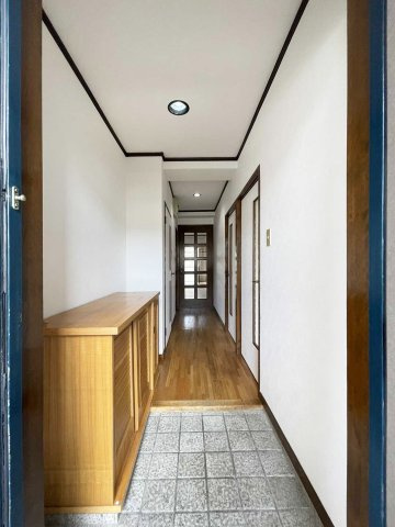 グランドハイツ中原東|傘立てスペースもあります。