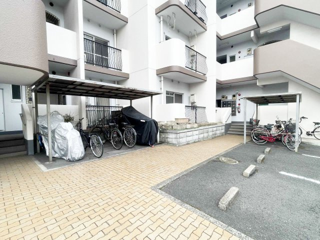 グランドハイツ中原東の駐輪場|駐輪場あります