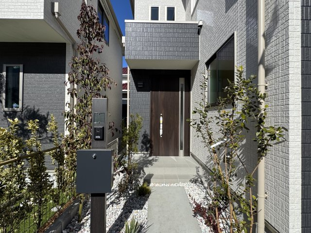 柏市酒井根２丁目新築戸建【酒井根小学校：10分】のエントランス|エントランス・玄関ポーチ