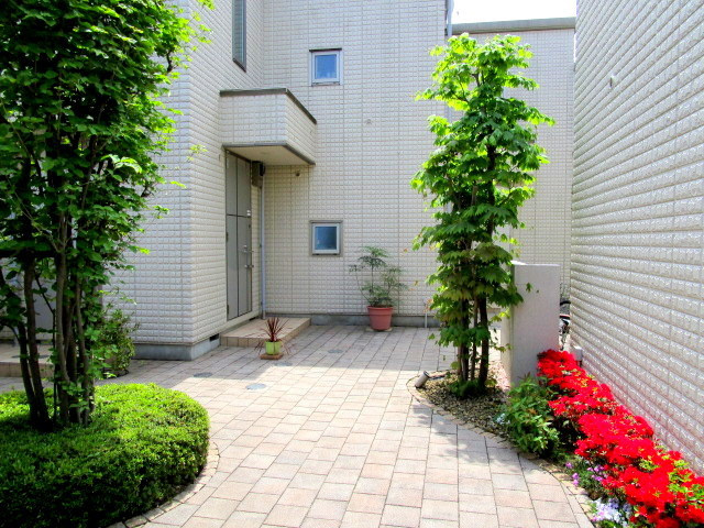 ヴェルディーユ櫻上水のその他共用部分|中庭もお洒落です♪