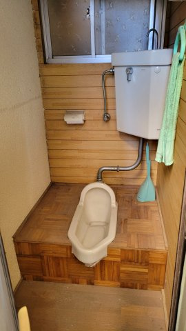 平塚市田村7丁目倉庫のトイレ