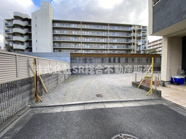 菱屋西6丁目中古戸建の前面道路含む現地写真|リフォームや住宅ローン・東大阪市の不動産の事なら弊社にお任せ下さいませ！
各地域の特徴・グルメ・裏道やその他、細かい情報等も熟知した
東大阪市出身のスタッフが新生活を送るお客様をサポート致します！