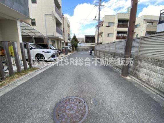 菱屋西6丁目中古戸建の前面道路含む現地写真|弊社は中古戸建のご紹介、その後のリフォームのご提案、
賃貸物件のご紹介、すべてご対応可能です。
お客様にあったプランをご提案致します。
まずはお問合せ下さいませ。