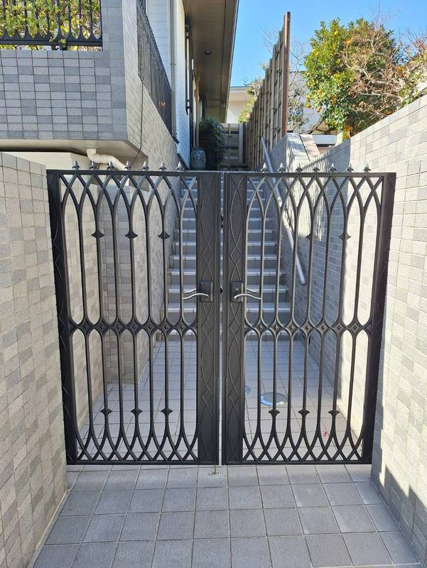 野毛一丁目戸建のエントランス