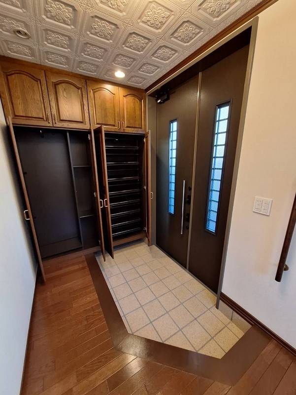 野毛一丁目戸建の玄関