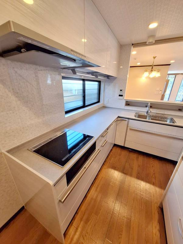 野毛一丁目戸建のキッチン