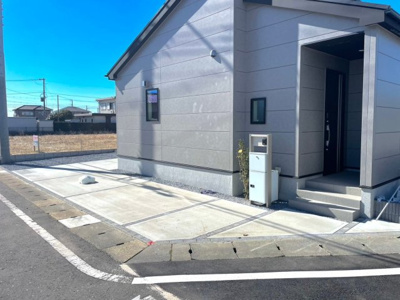 【エントランス】 | 潮来市日の出5丁目3号棟 | 即日案内可能です。お気軽に弊社ハウシーにお問合せ下さい！