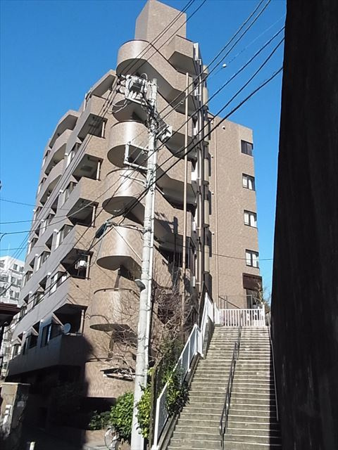 日神パレステージ駒場の外観