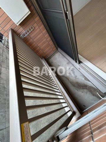 福岡市中央区鳥飼３丁目のアパートのバルコニー